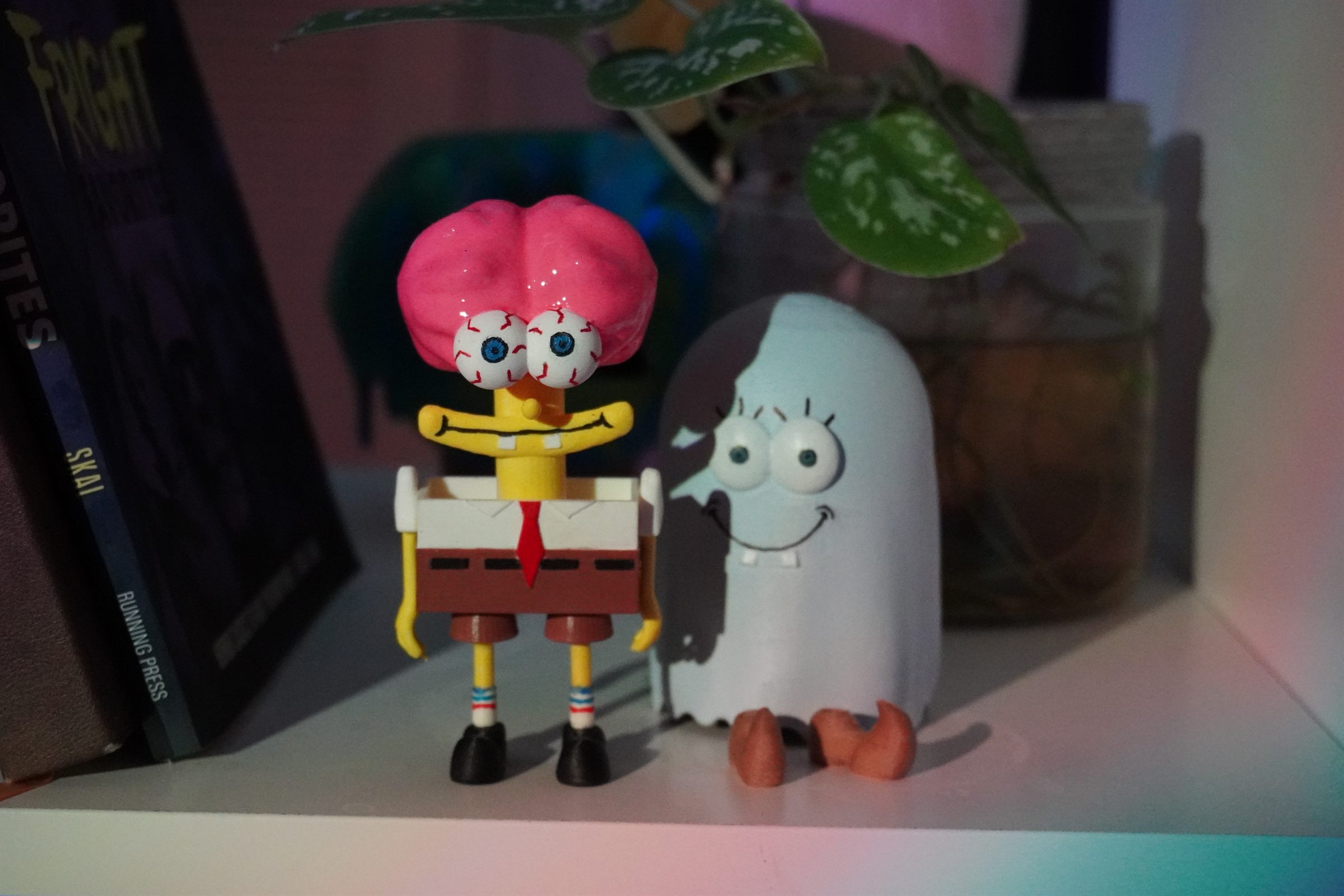 Scaredy Pants Tale figurine with its Flying Dutchman costume